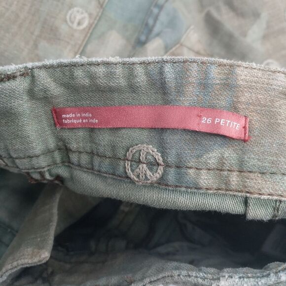 Anthropologie pilcro and the letterpress green shorts size 26P - Picture 4 of 6